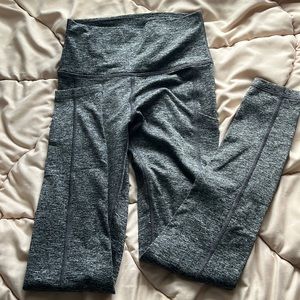 Hugger Pocket Leggings in Heather Grey
